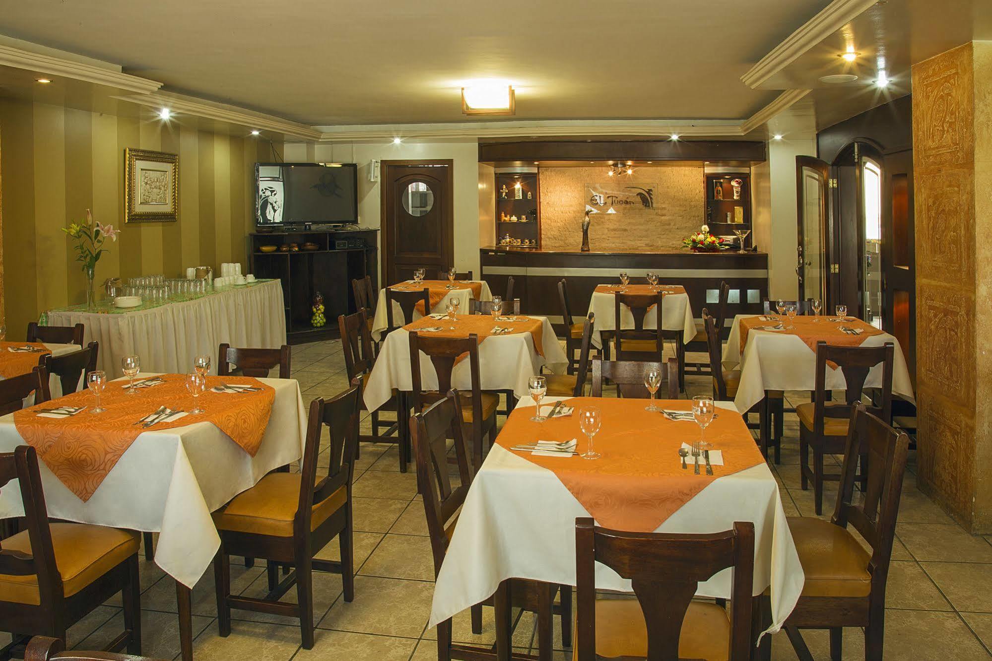 Hotel Podocarpus Loja Bagian luar foto